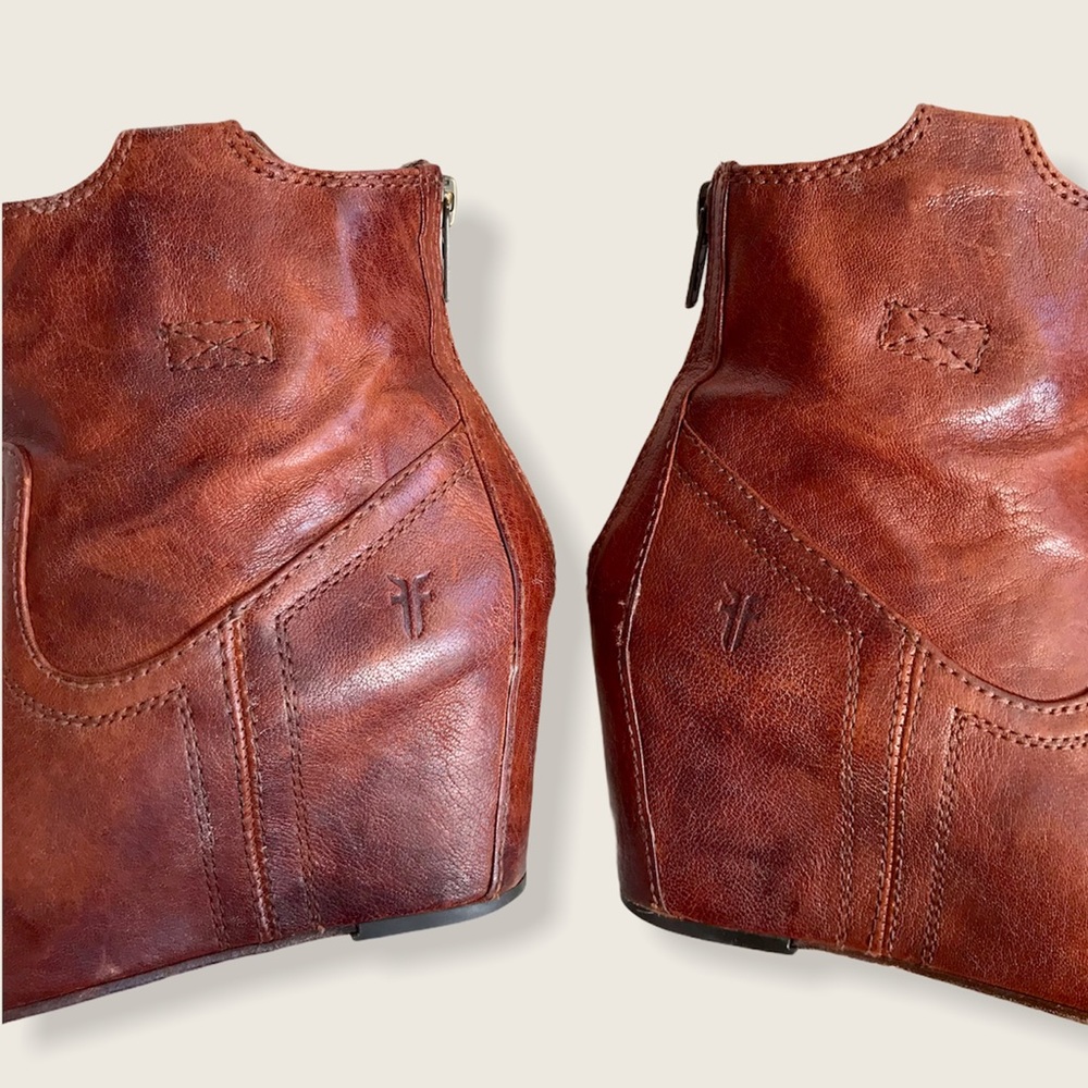 Frye Carson Wedge Cognac Leather Cute Ankle Bootie - Picture 7 of 13